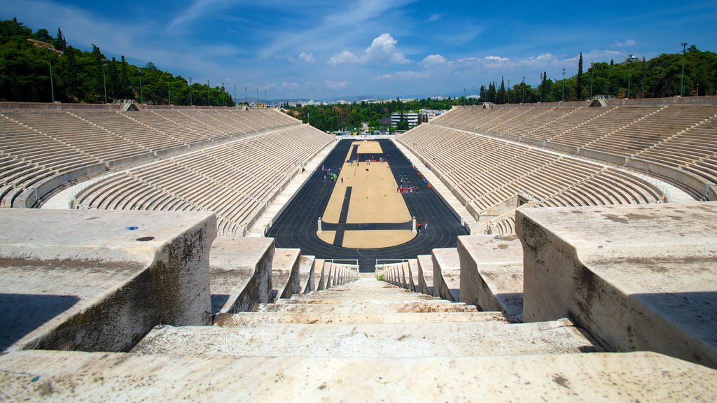 Panathinaikos Stadion som omfatter en sportsbegivenhed