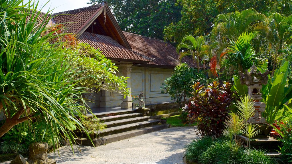 Museum Puri Lukisan featuring a garden and tropical scenes