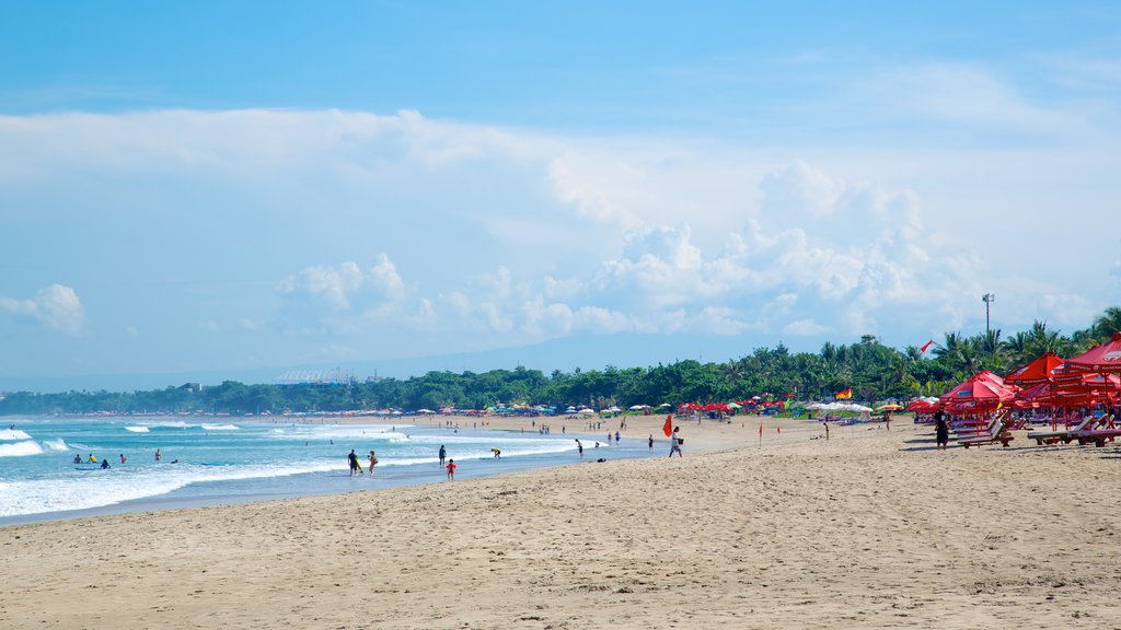 Praia de Legian que inclui uma praia de areia