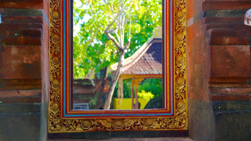 Templo de Petitenget mostrando elementos religiosos e um templo ou local de adoração