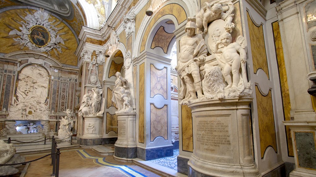 La Cappella Sansevero caracterizando vistas internas, uma estátua ou escultura e uma igreja ou catedral