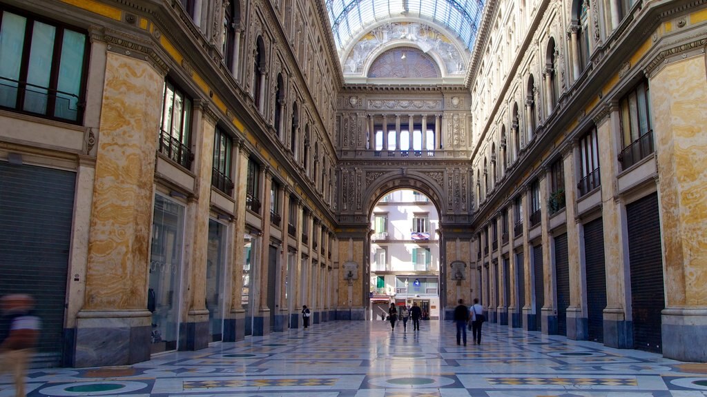 Galleria Umberto montrant vues intérieures