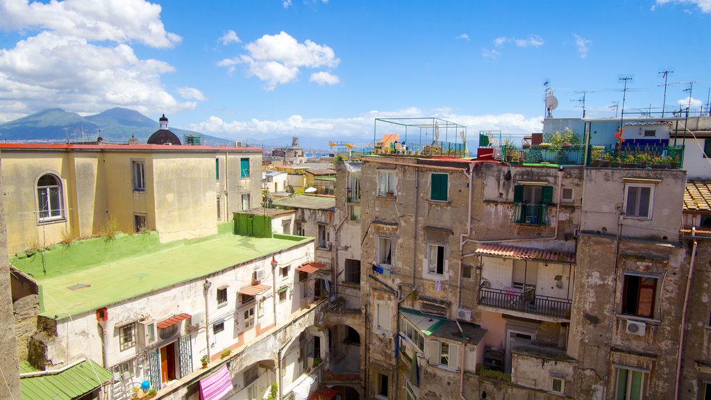 San Lorenzo Maggiore showing a city and a house