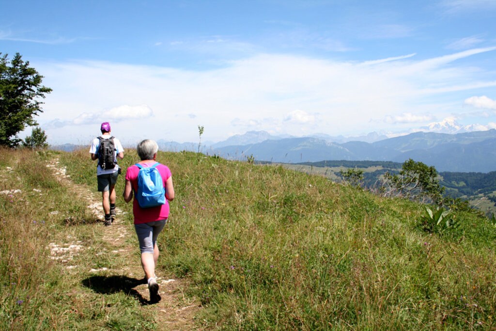 Famille de randonneurs, massif des Bauges
