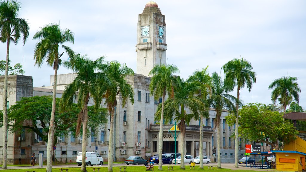 Suva showing street scenes and tropical scenes