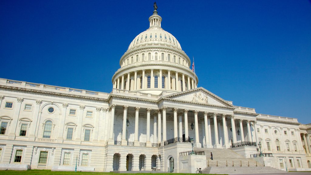 Capitólio dos Estados Unidos mostrando arquitetura de patrimônio e um edifício administrativo