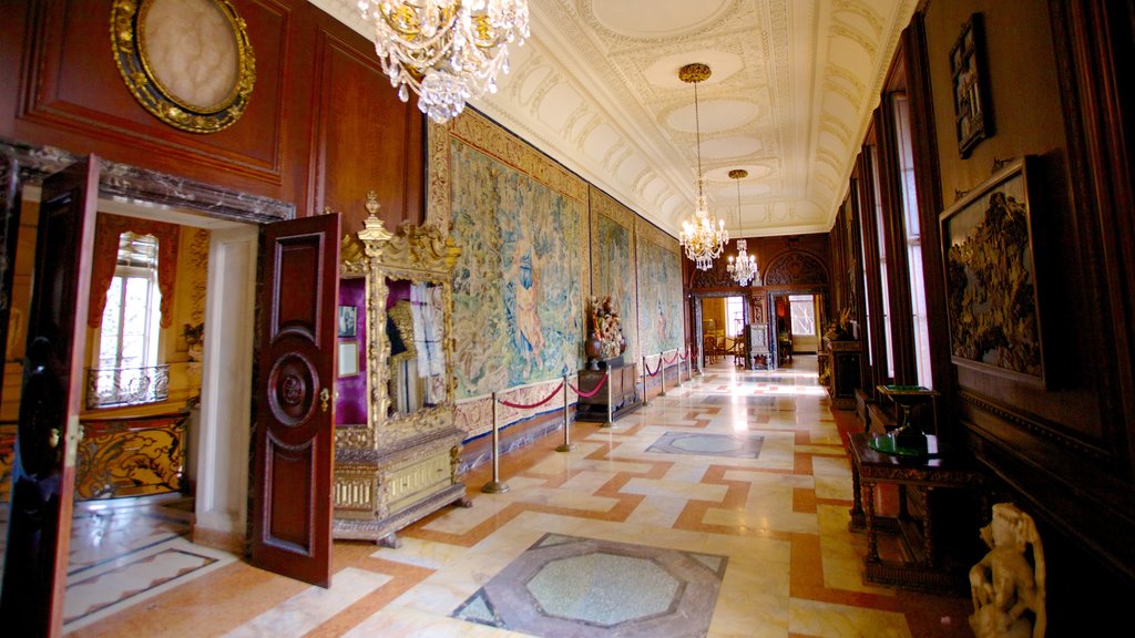 Dupont Circle showing interior views and heritage architecture