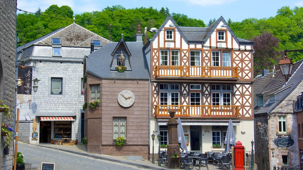 Durbuy showing a small town or village, street scenes and a house