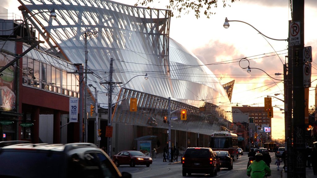 Art Gallery of Ontario showing a sunset, modern architecture and street scenes