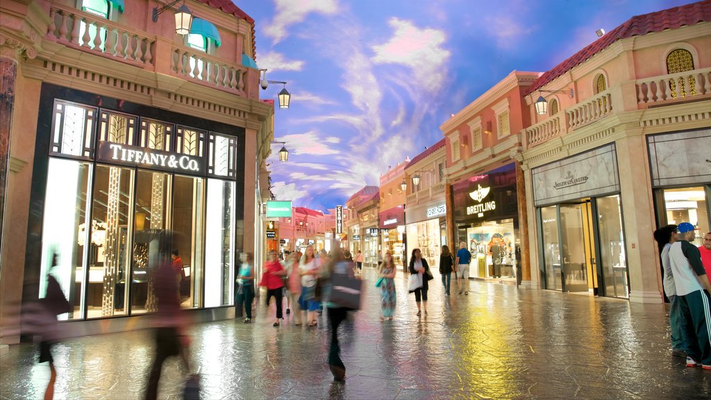 Las Vegas mostrando señalización, vistas interiores y compras