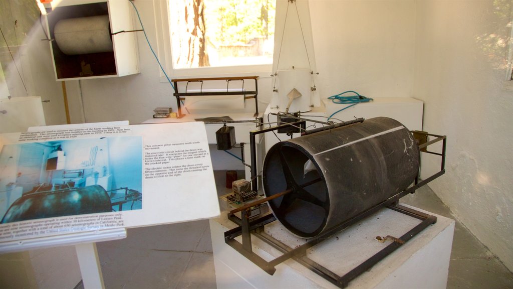 Musée volcanologique Loomis Museum mettant en vedette signalisation et scènes intérieures