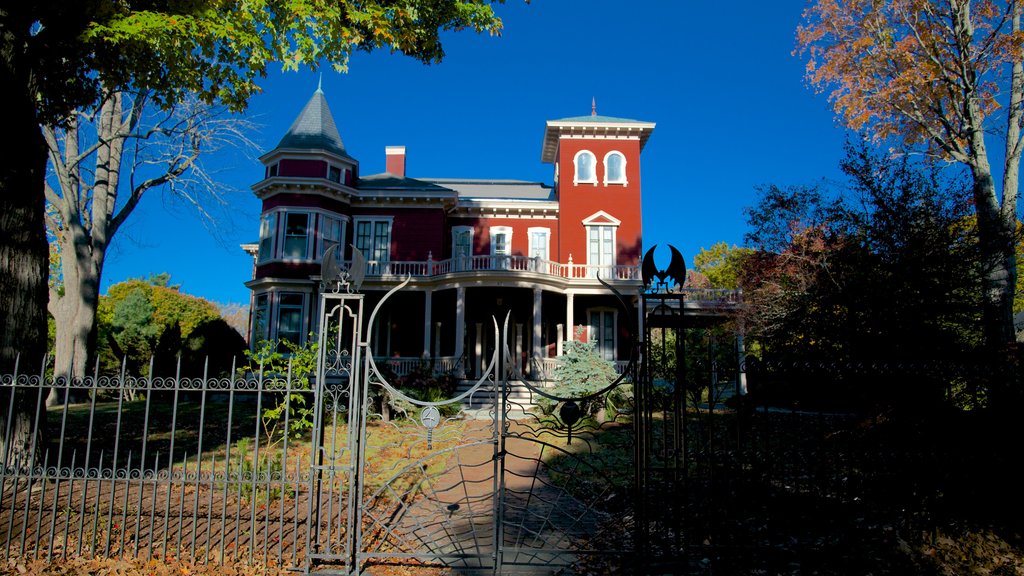 Casa de Stephen King ofreciendo una casa y elementos patrimoniales