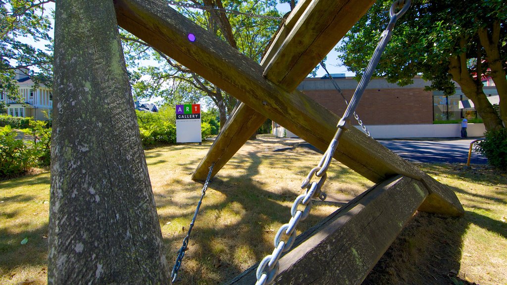 Art Gallery of Greater Victoria which includes outdoor art and a park