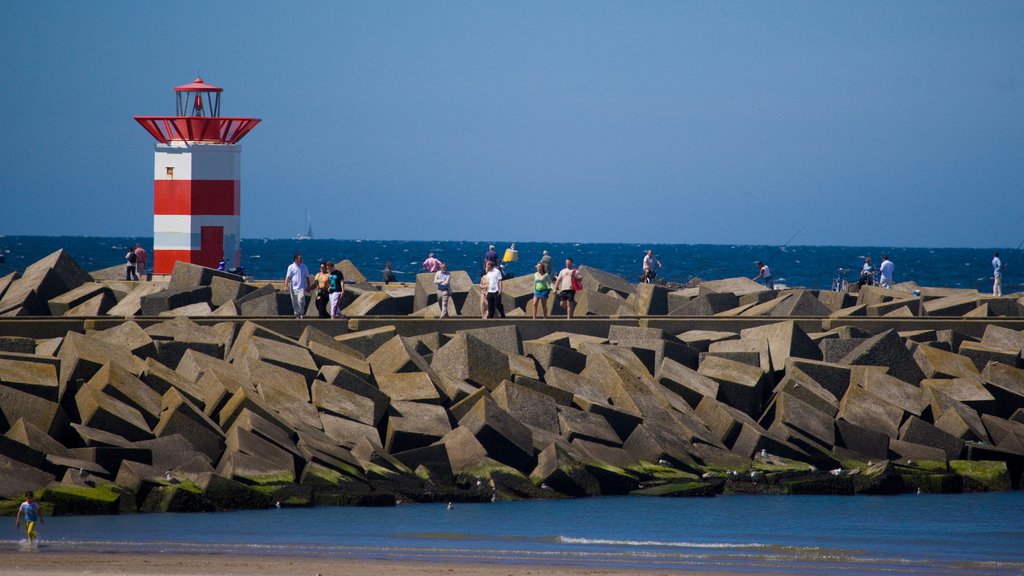 Plage de Scheveningen montrant un phare