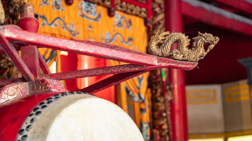 Confucius Shrine showing heritage elements and interior views