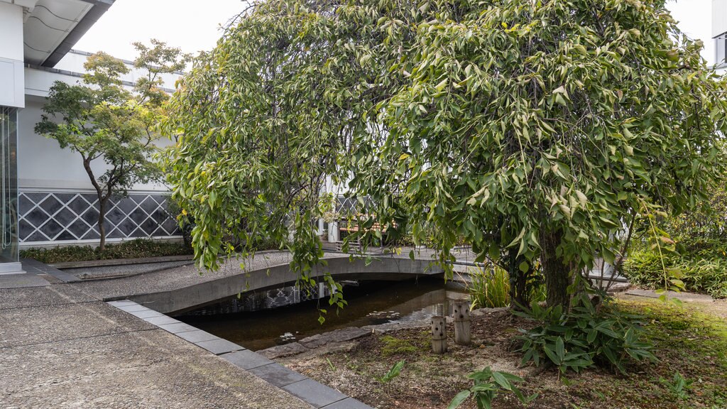 Museo de Arte de Yumeji que incluye un parque