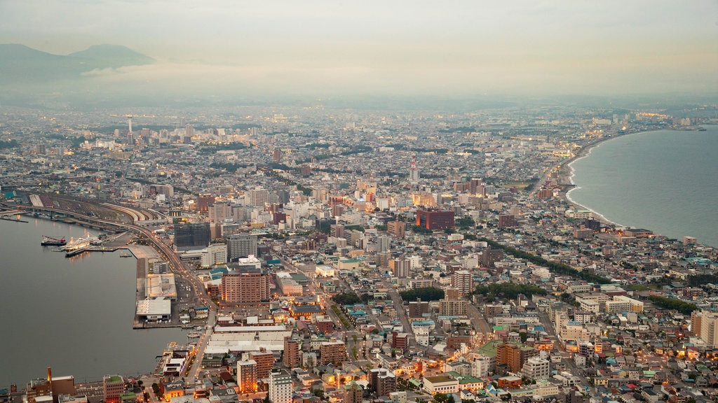 Hakodate Ropeway featuring landscape views and a city