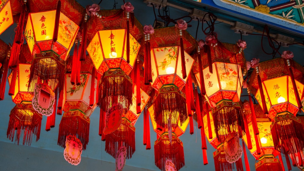 Wong Tai Sin Temple featuring heritage elements