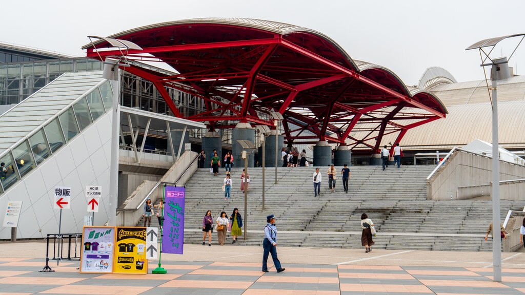 Makuhari Messe showing street scenes