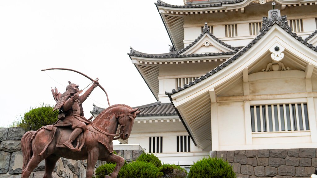 Castelo de Chiba caracterizando uma estátua ou escultura e elementos de patrimônio