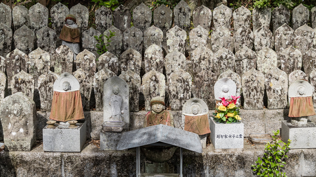 Templo Yasaka que incluye elementos patrimoniales