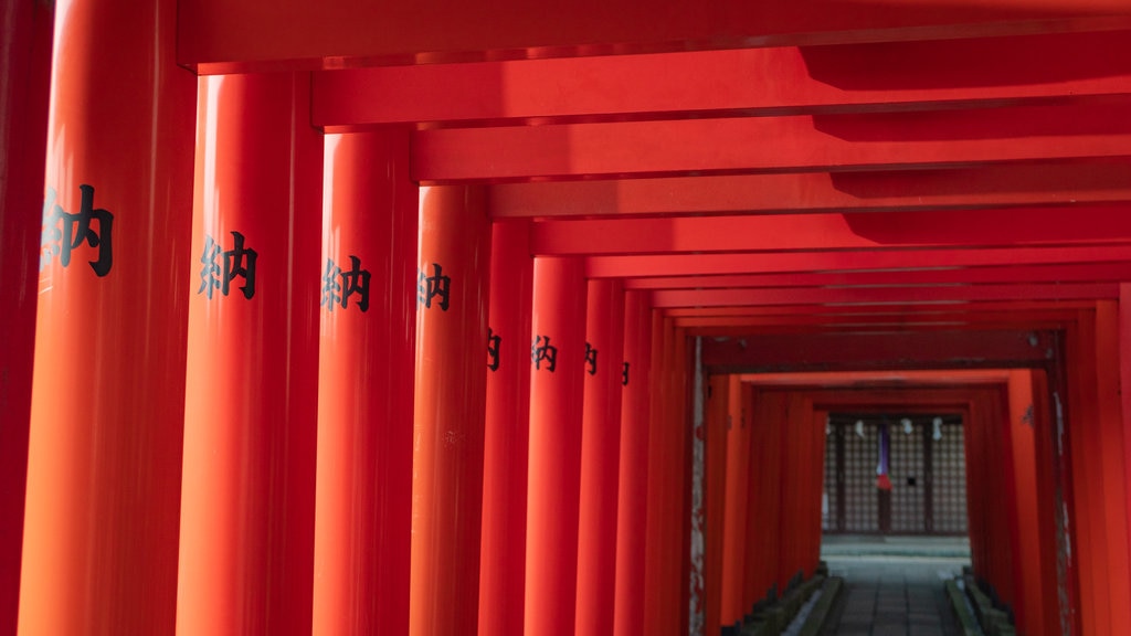 Santuário Anamori Inari mostrando elementos de patrimônio