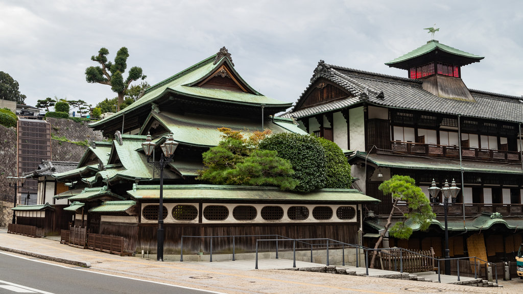 Dogo Onsen menunjukkan objek warisan