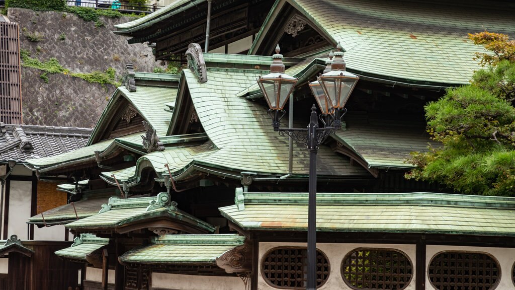 Dogo Onsen menampilkan objek warisan