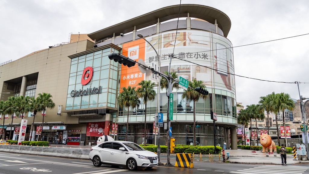 Global Mall menampilkan papan petunjuk