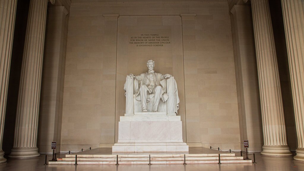 Lincoln Memorial mostrando um monumento e vistas internas