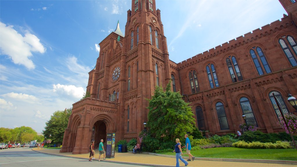 Smithsonian Castle which includes street scenes, a church or cathedral and heritage architecture