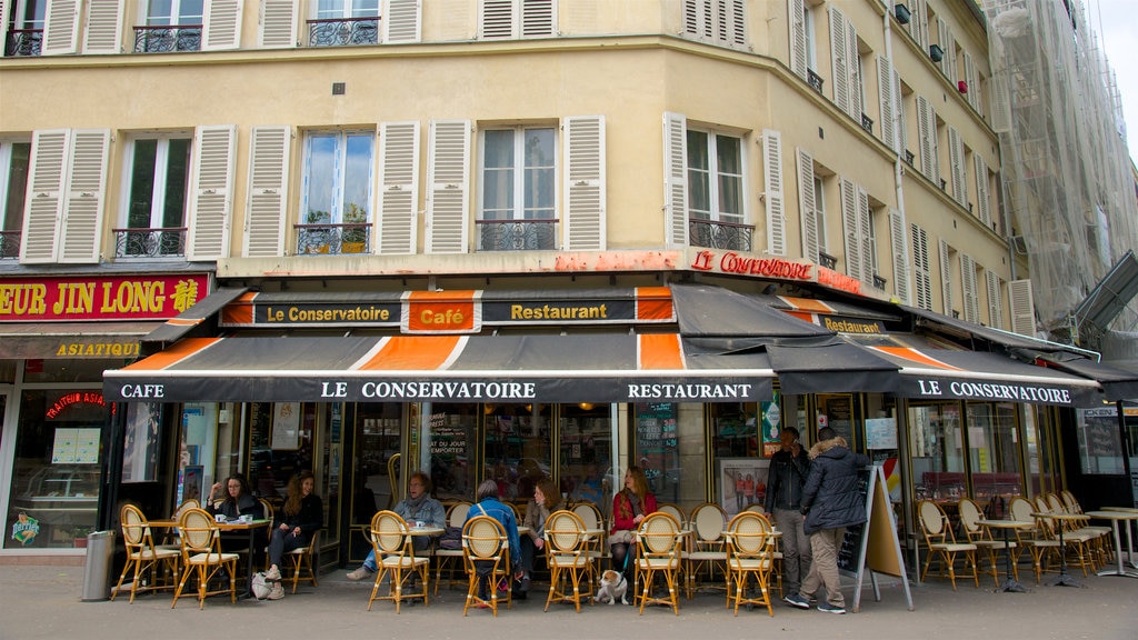 19:e arrondissement som inkluderar al fresco-restauranger och gatuliv såväl som en liten grupp av människor