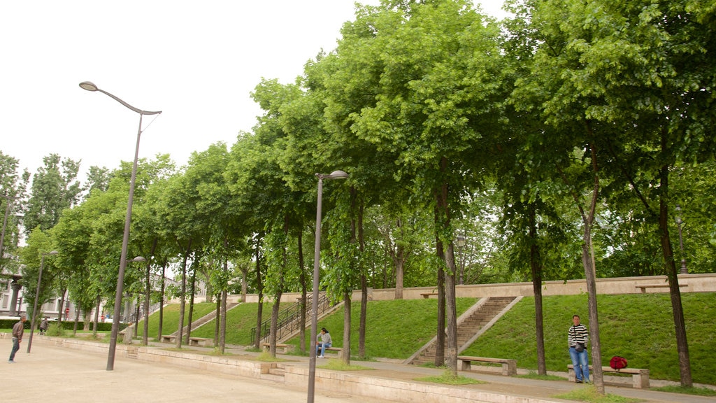 19° Arrondissement caracterizando um parque