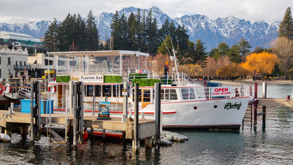 South Island which includes a bay or harbour