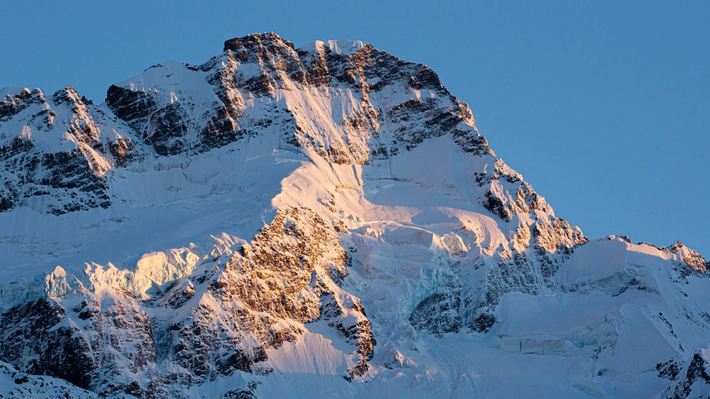 Mount Cook National Park featuring mountains and snow