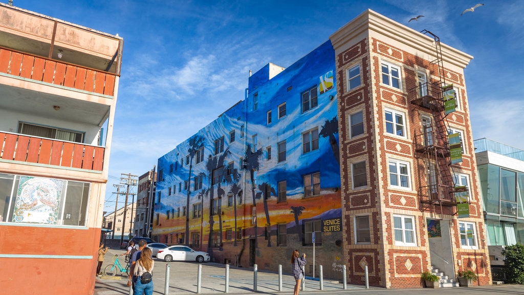 Playa de Venice ofreciendo arte al aire libre