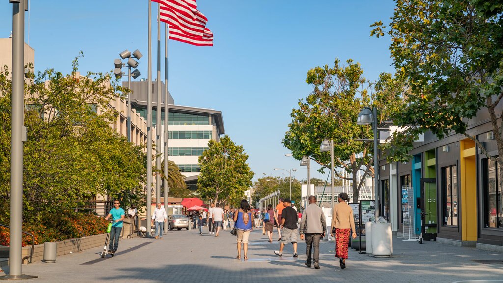 Jack London Square featuring street scenes