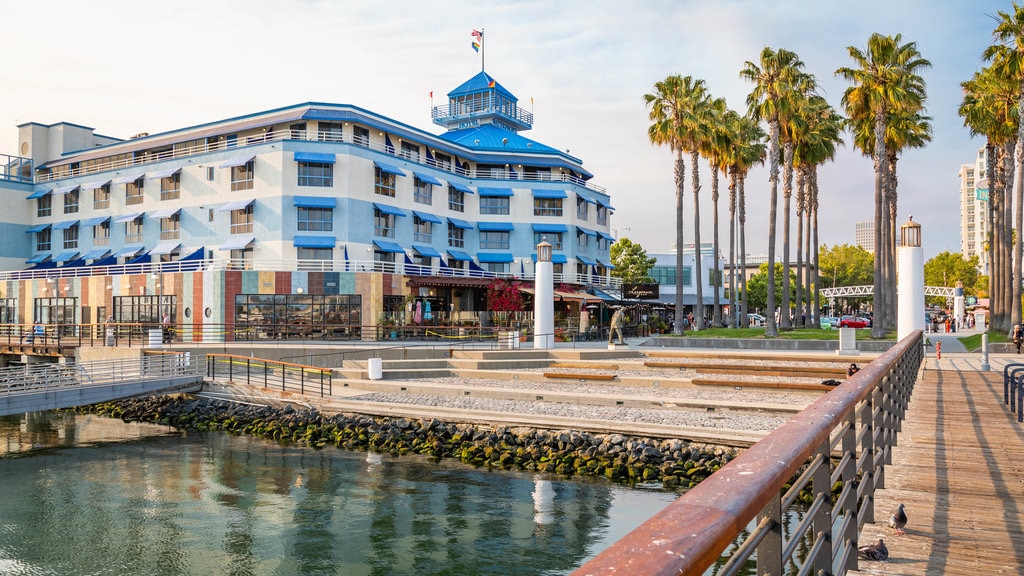 Jack London Square showing a bay or harbour