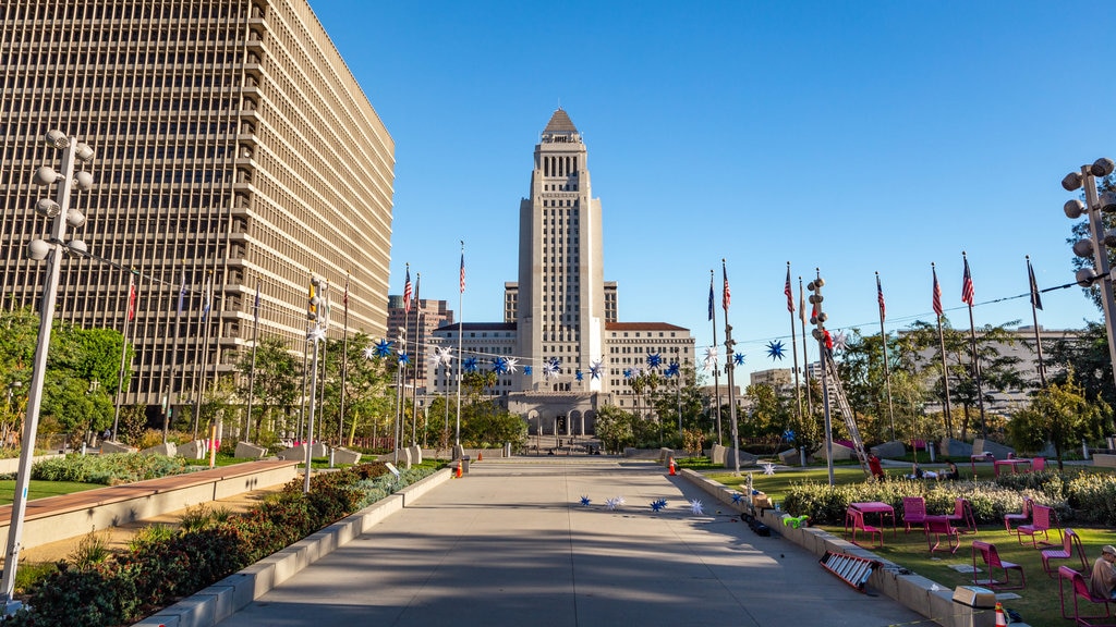 Ayuntamiento de Los Ángeles ofreciendo un edificio administrativo