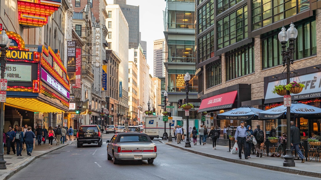 Centre-ville de Boston qui includes une ville et scènes de rue