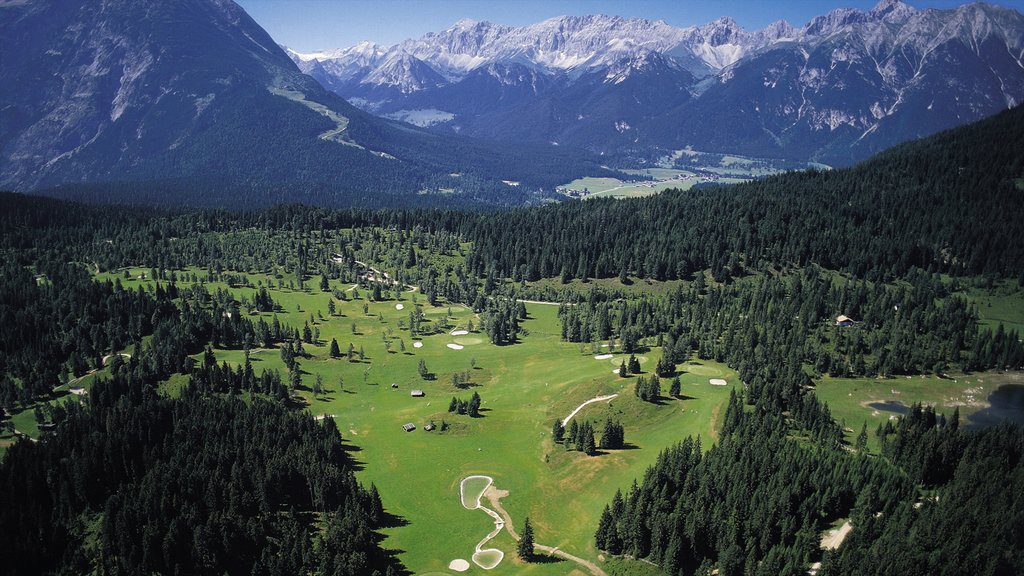 Seefeld in Tirol que inclui montanhas, golfe e cenas de floresta