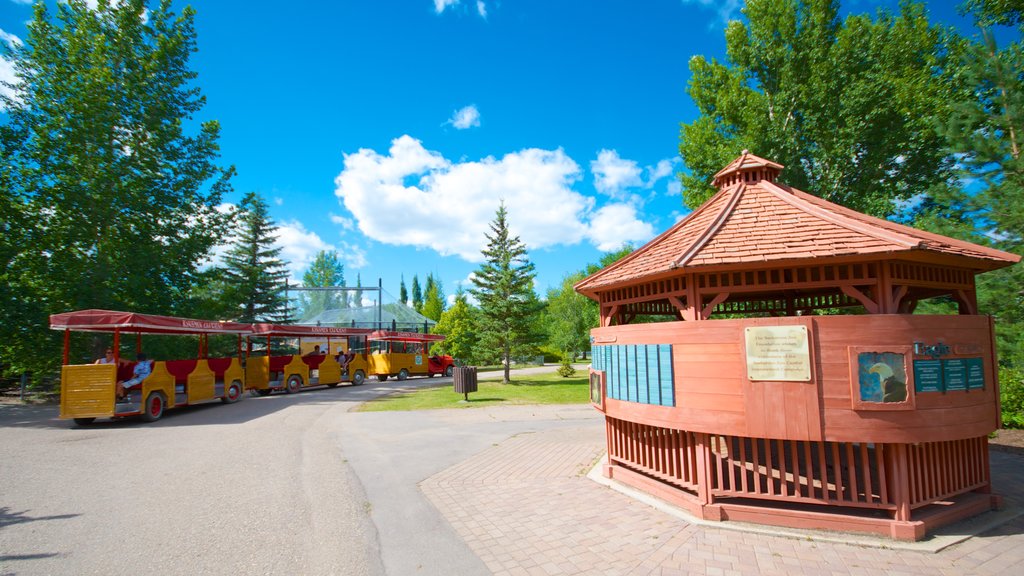 Saskatoon que incluye animales del zoológico y un jardín