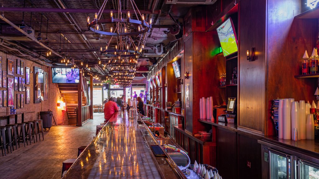 Downtown Nashville showing interior views and a bar