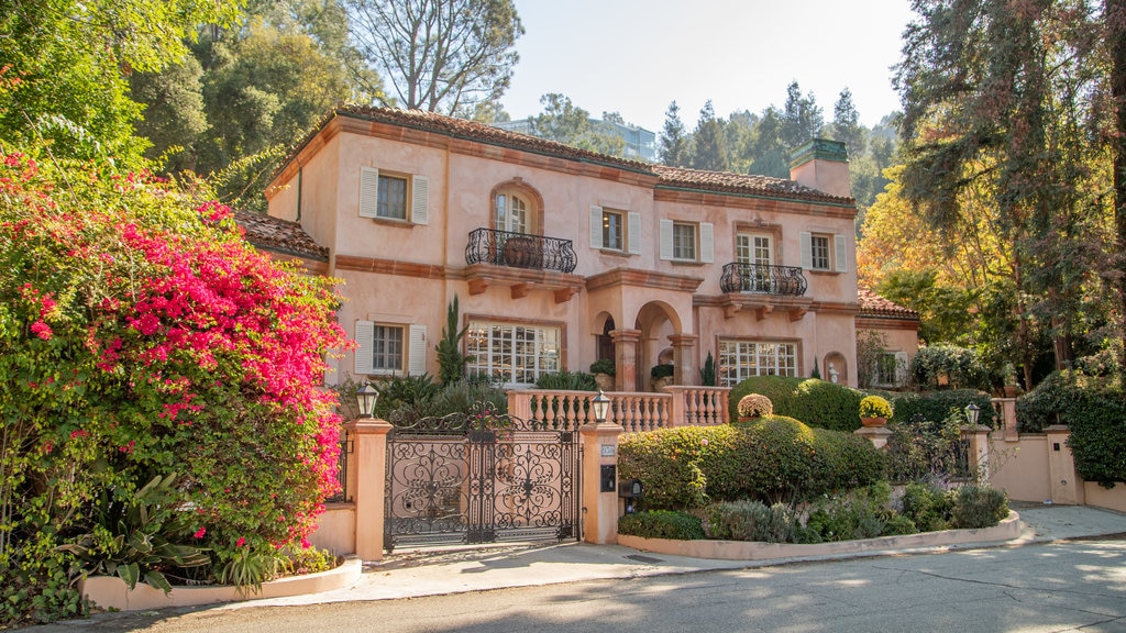 Bel Air menunjukkan rumah