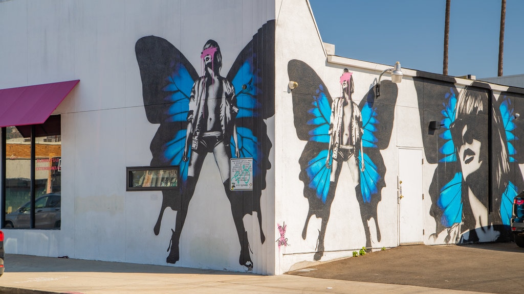 Melrose Avenue showing outdoor art