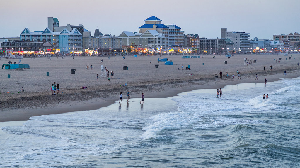 Ocean City Beach mostrando una playa, una ciudad costera y vista general a la costa