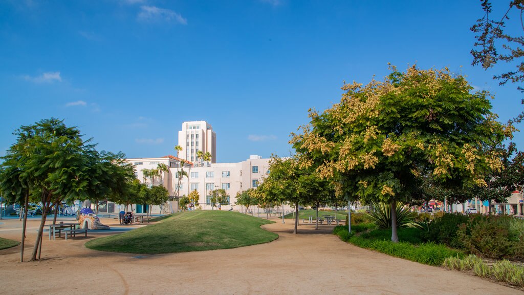 Waterfront Park mostrando um jardim