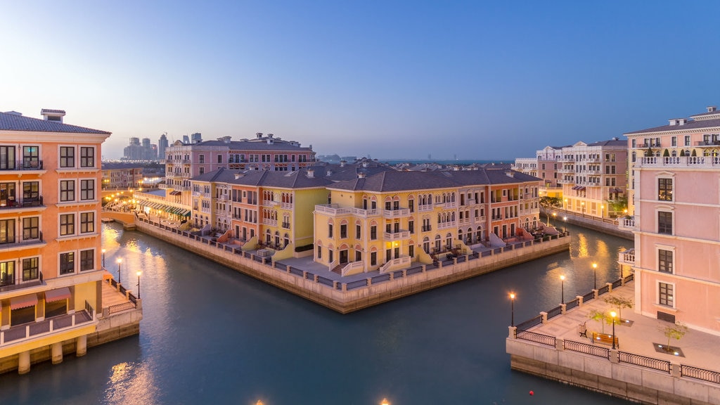 The Pearl-Qatar showing a city, a bay or harbour and landscape views