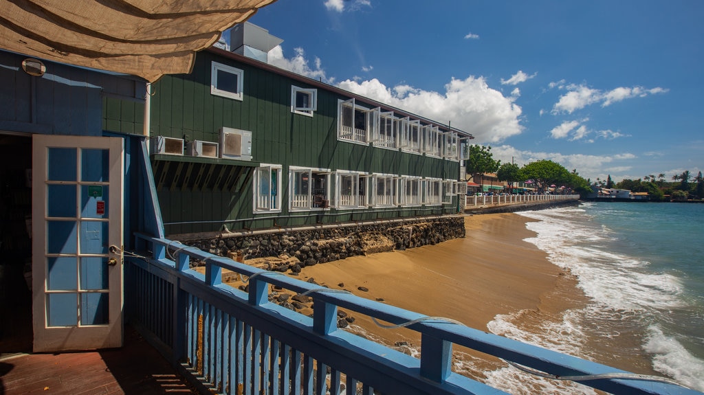 Lahaina showing general coastal views, a coastal town and a sandy beach