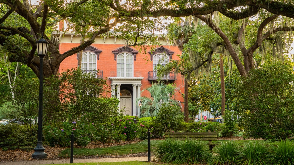 Monterey Square showing a house